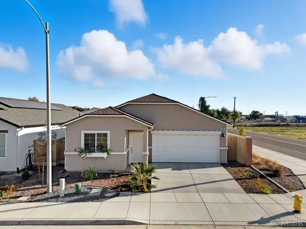 599 Sandtrap Lane, Lemoore, CA 93245