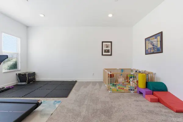 2610 W Mallard Lane W, Hanford, CA 93230