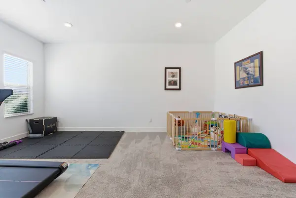 2610 W Mallard Lane, Hanford, CA 93230