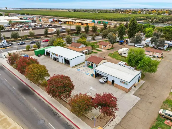 955 S K Street, Tulare, CA 93274