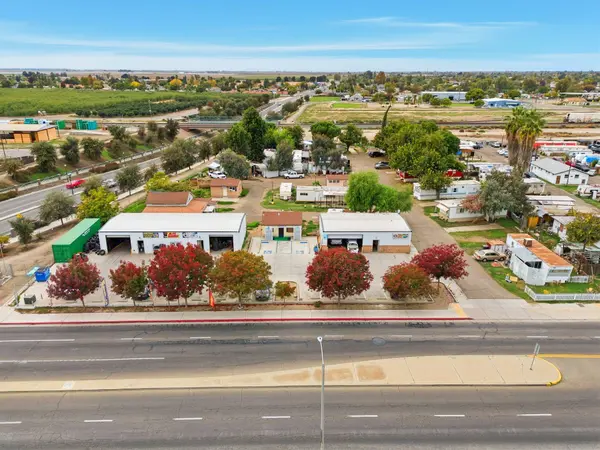 955 S K Street, Tulare, CA 93274