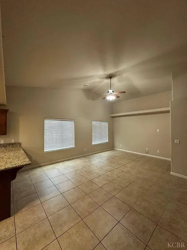 3107 W Oriole Avenue, Visalia, CA 93291