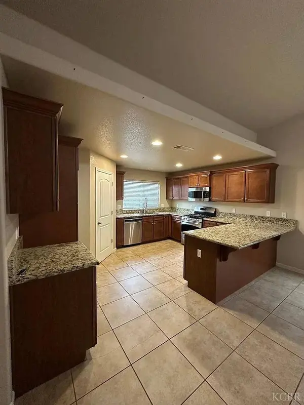 3107 W Oriole Avenue, Visalia, CA 93291
