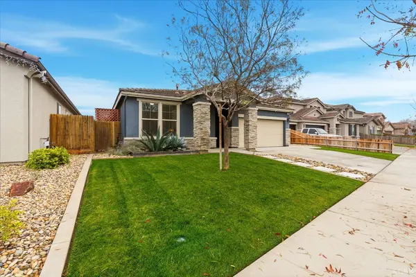 512 Daphne Lane, Lemoore, CA 93245
