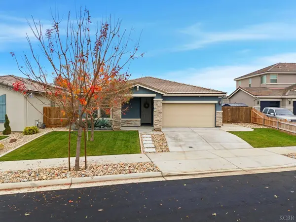 512 Daphne Lane, Lemoore, CA 93245