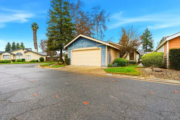 1804 E Vine Avenue, Visalia, CA 93292