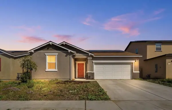 1834 W Twilight Street, Hanford, CA 93230