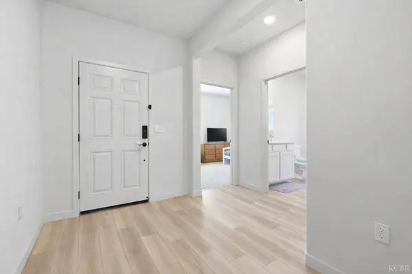 1834 W Twilight Street, Hanford, CA 93230