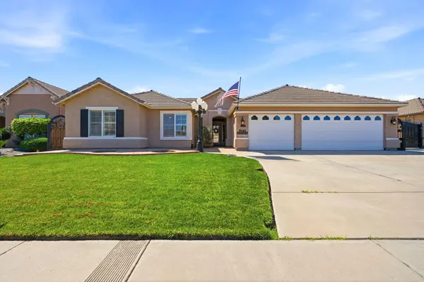 1945 W Picadilly Lane, Hanford, CA 93230