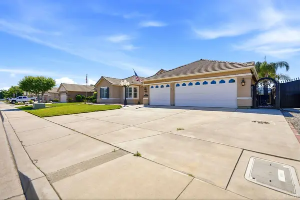 1945 W Picadilly Lane, Hanford, CA 93230