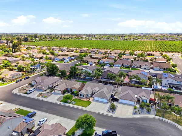 1945 W Picadilly Lane, Hanford, CA 93230