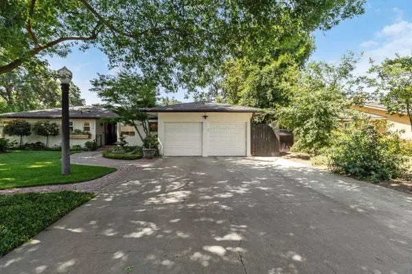 1610 W Meadow Avenue, Visalia, CA 93277