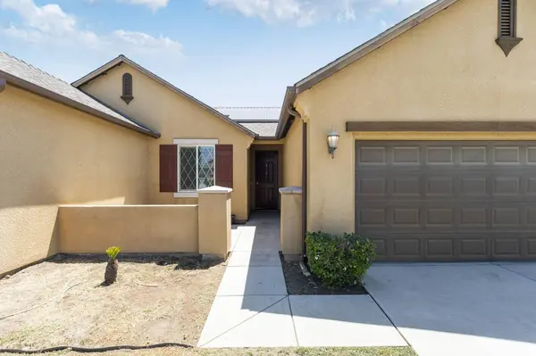 894 Himalaya Drive, Lemoore, CA 93245