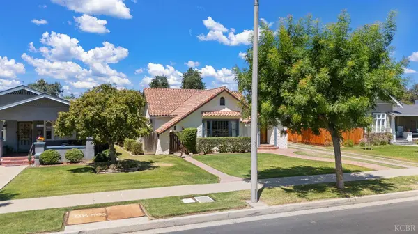 1420 N Irwin ST, Hanford, CA 93230