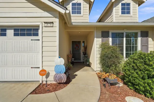 1876 W Hayward Street, Hanford, CA 93230