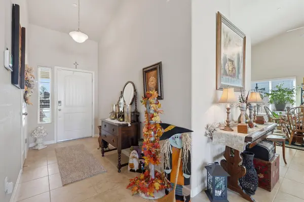 1876 W Hayward Street, Hanford, CA 93230