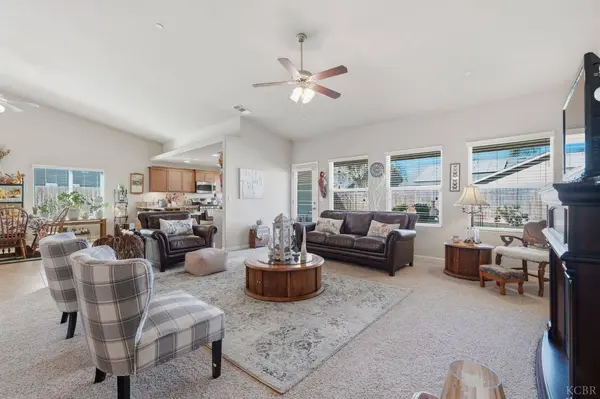 1876 W Hayward ST, Hanford, CA 93230