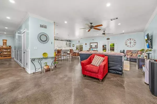 1139 N Citrus Ct, Visalia, CA 93292-4119