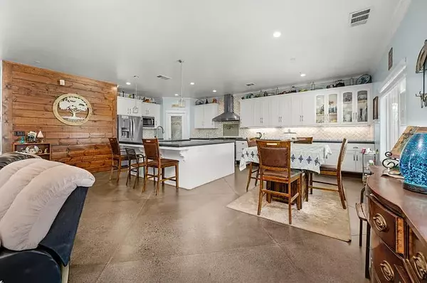 1139 N Citrus Ct, Visalia, CA 93292-4119