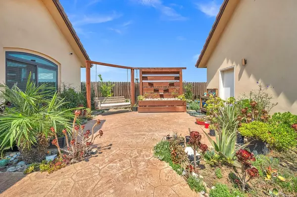 1139 N Citrus Ct, Visalia, CA 93292-4119