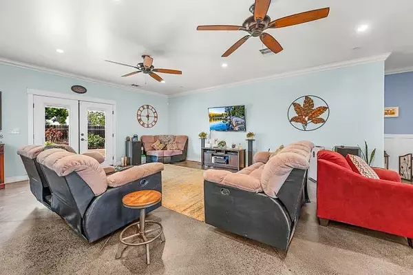 1139 N Citrus Ct, Visalia, CA 93292-4119