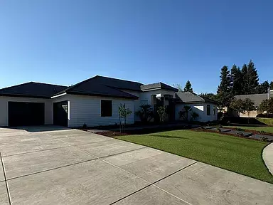 1701 S Crumal St, Visalia, CA 93292-9663