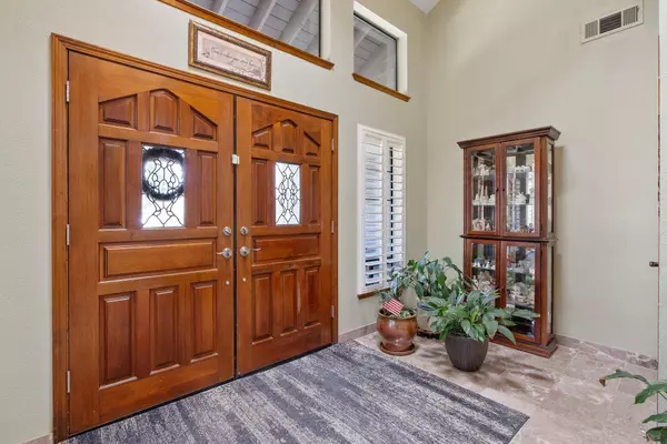 2415 E Vassar Drive, Visalia, CA 93292