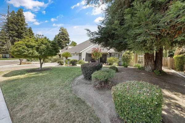 2415 E Vassar Drive, Visalia, CA 93292