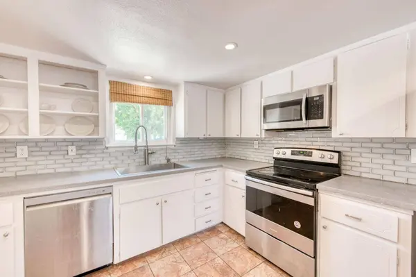 5319 N San Marcos AVE, Fresno, CA 93722
