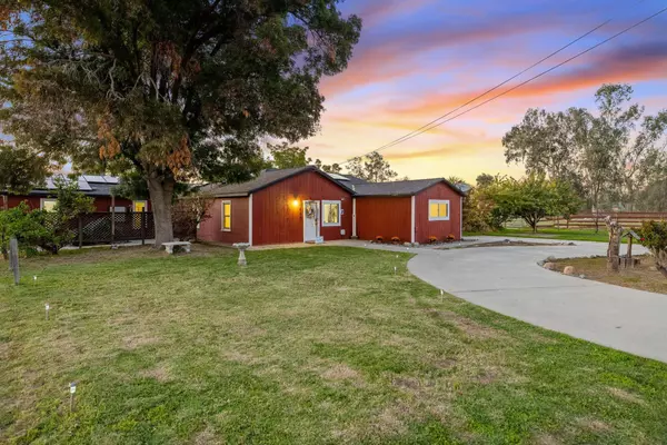 10448 9 1/2 Avenue, Hanford, CA 93230