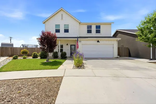 2429 W Claridge Way, Hanford, CA 93230