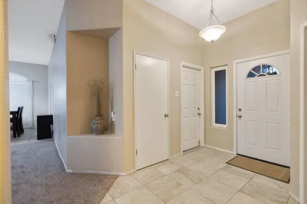 10620 Tivoli Court, Bakersfield, CA 93311