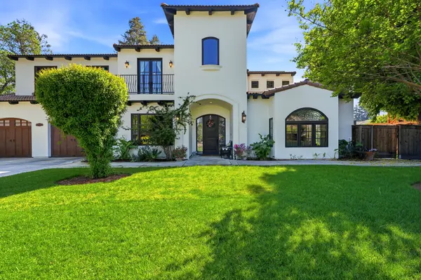 3939 W Robinwood Ave, Visalia, CA 93291-5520