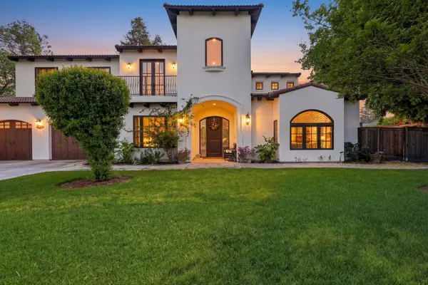 3939 W Robinwood Ave, Visalia, CA 93291-5520