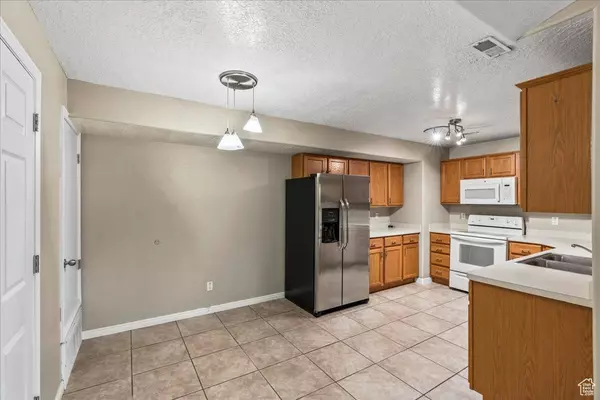 8086 N RIDGE LOOP W #11, Eagle Mountain, UT 84005