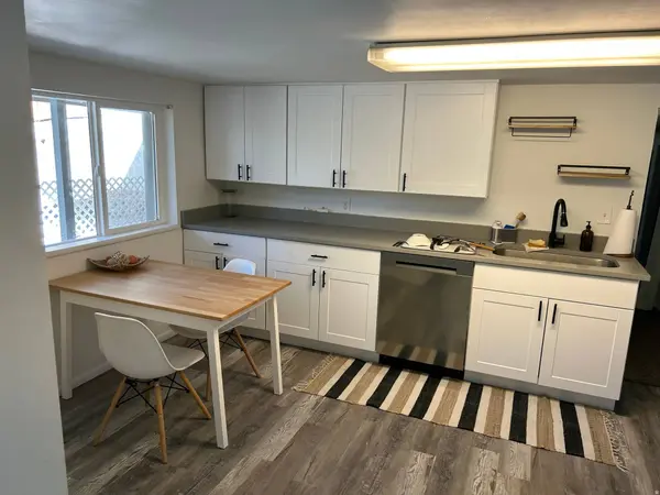 1766 E SOUTHWOODSIDE DR, Holladay, UT 84124