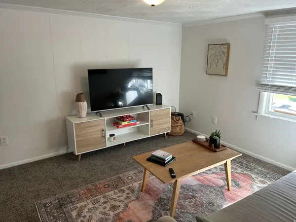 1766 E SOUTHWOODSIDE DR, Holladay, UT 84124