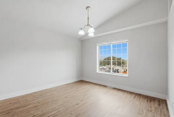 1424 N SPRING MOUNTAIN DR, Springville, UT 84663