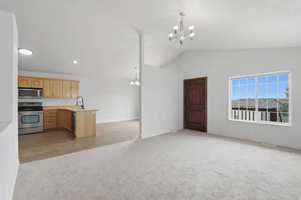 1424 N SPRING MOUNTAIN DR, Springville, UT 84663