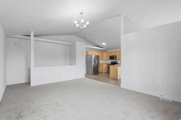1424 N SPRING MOUNTAIN DR, Springville, UT 84663