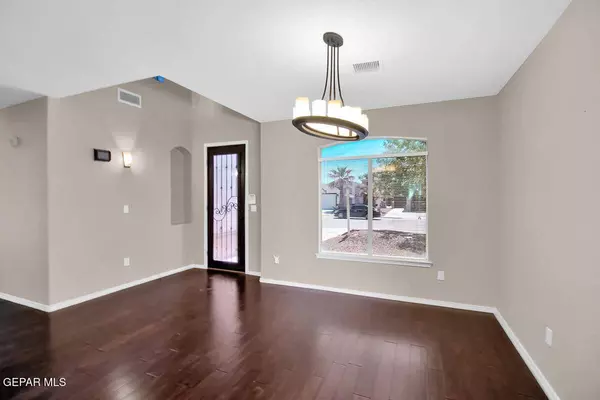 14213 SILVER POINT AVE, El Paso, TX 79938