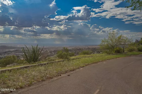 27 SILENT CREST DR, El Paso, TX 79902