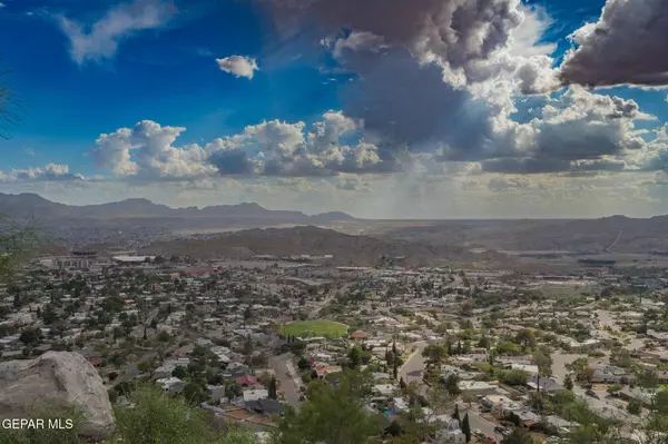 27 SILENT CREST DR, El Paso, TX 79902