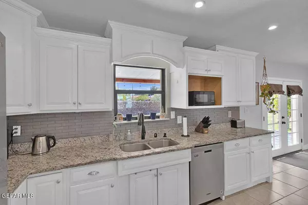 779 CLAY CT, El Paso, TX 79932