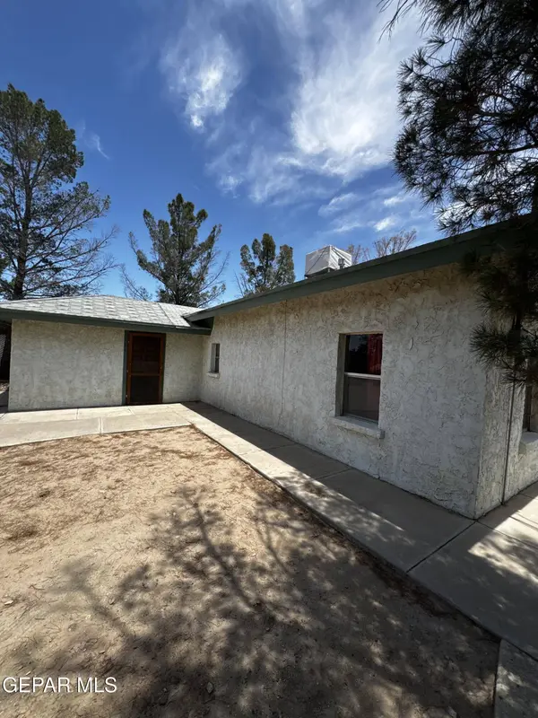 220 NW G AVE, Fabens, TX 79838