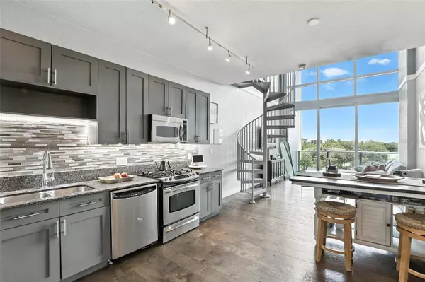 150 E ROBINSON ST #407, Orlando, FL 32801