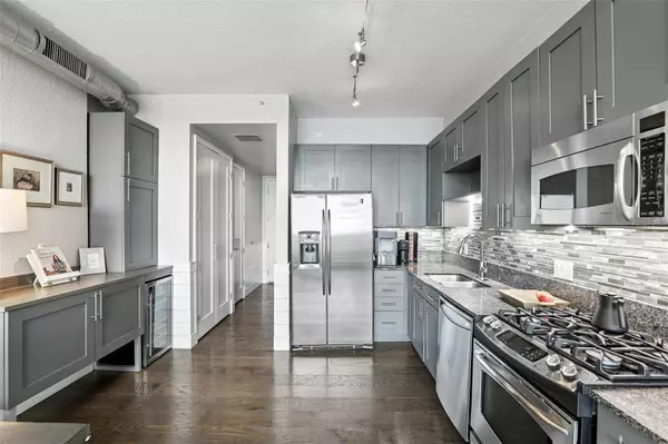 150 E ROBINSON ST #407, Orlando, FL 32801