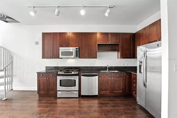 150 E ROBINSON ST #2A, Orlando, FL 32801