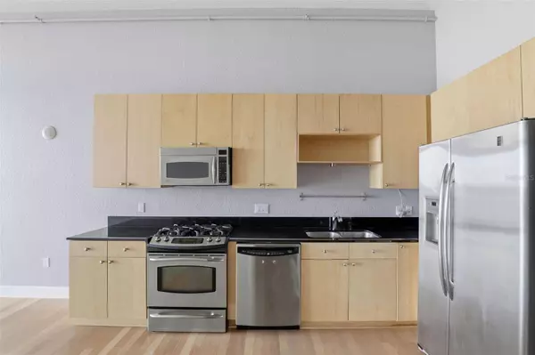 150 E ROBINSON ST #631, Orlando, FL 32801