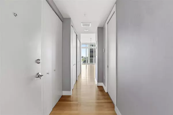 150 E ROBINSON ST #631, Orlando, FL 32801